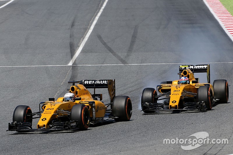 Magnussen ontvangt tien seconden straf voor botsing met Palmer
