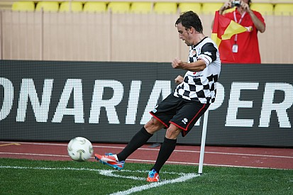 GP Monaco: 14 piloti di F.1 alla partita di calcio di beneficenza