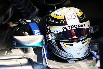 FIA послабила заборону на зняття плівки з візору
