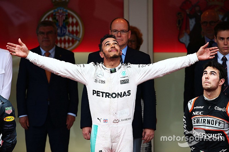 Hamilton, sorprendido por el rendimiento de los neumáticos ultra blandos