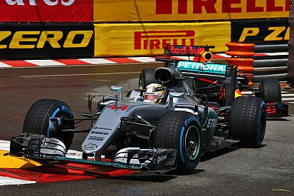 Анализ: как Хэмилтон и Mercedes наказали Red Bull за ошибку