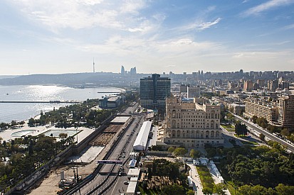 Video: Eerste on-board ronde over F1-stratencircuit Baku