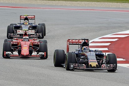 Ferrari: Verstappen helyett Sainz Räikkönen helyén?
