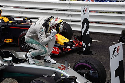 A szuszt is kiverték belőle: Hamilton már a ringben megtanulta, hogy sose adja fel