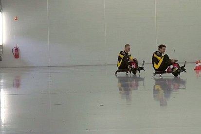 Jobb, mint amit a pályán vezetnek: Magnussen és Palmer őrült versenye