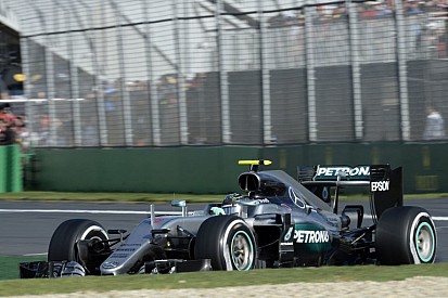 A Mercedes már a Bahreini Nagydíj első edzésén megdöntötte a tavalyi pole időt!