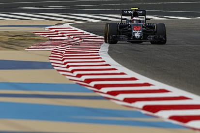 Button már szombaton is zajt hallott a motor felől a McLarenben