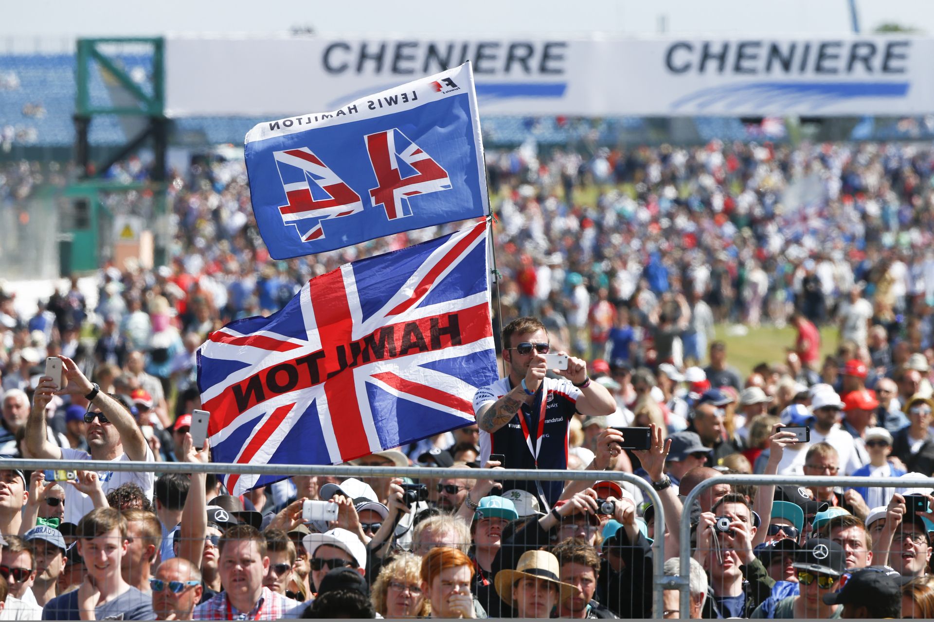 Silverstone 25 millió fontért a Jaguáré lehet!