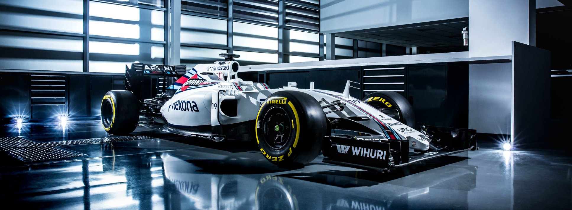 Bemutatták a Williams legújabb F1-es versenygépét: itt az FW38