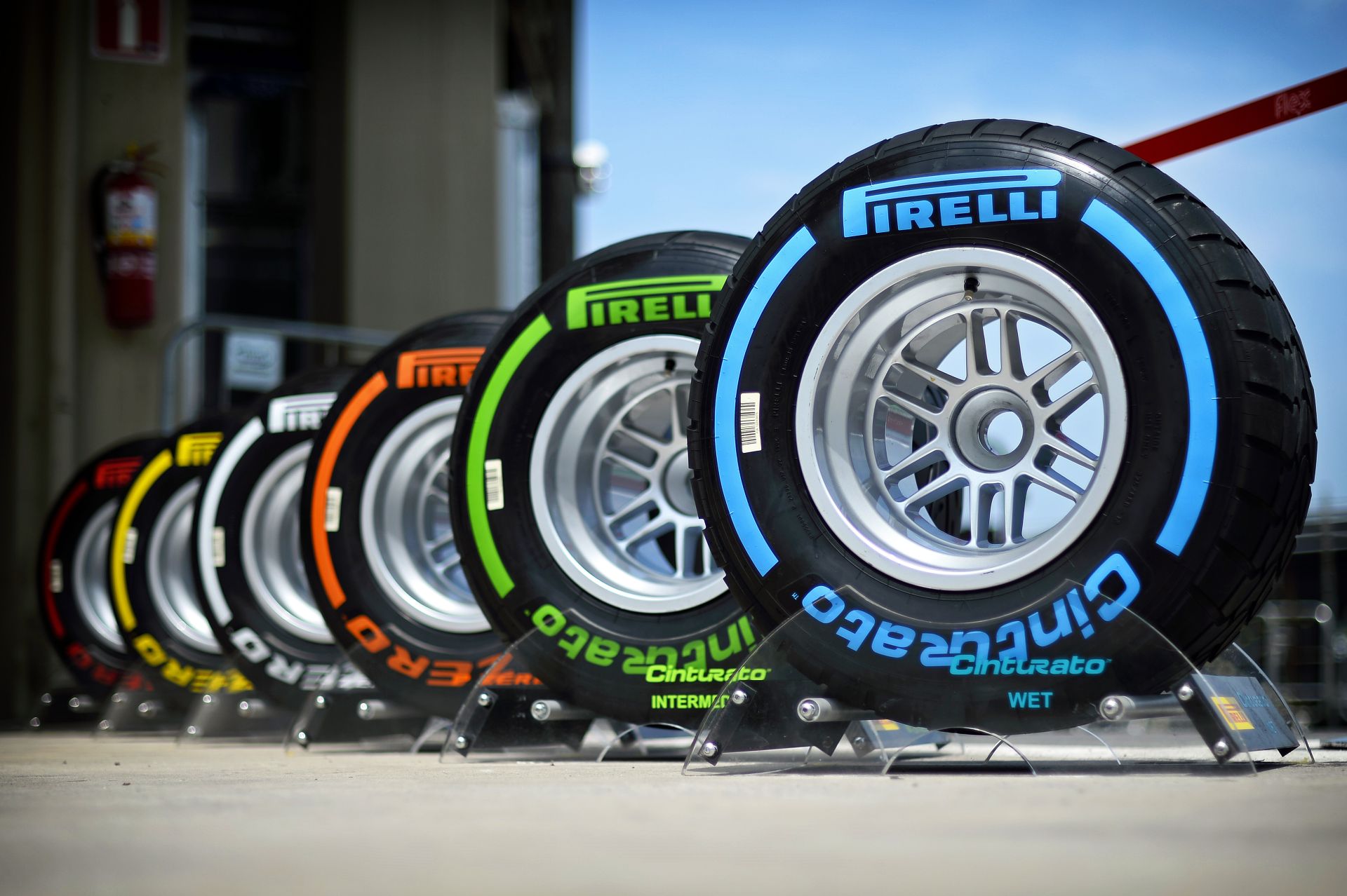 Hivatalos: a Pirelli bejelentette a Kanadai Nagydíj gumikeverékeit