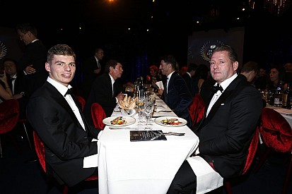 Max Verstappen és családja szerencsére megmenekült a dubaji lángoló pokolból!