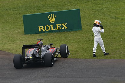 A gyártók okosnak hiszik magukat, de Ecclestone sem hülye: 35millió euró Honda-motorért?!