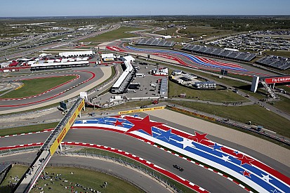 Helikopter nézetből a nagyon király F1-es amerikai versenypálya