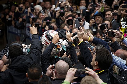 Stewart: Ha a Mercedes ilyen formában lesz, akkor Hamilton négy-öt címig is elmenetelhet