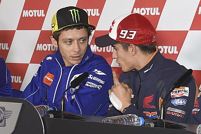 Vettel teljes mértékben kiáll Rossi mellett, aki helyesen cselekedett Sepangban