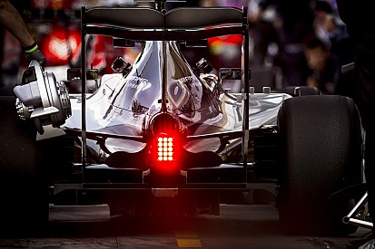 Hamilton nagy bajban van és nem is boldog: Vettel és Massa viszont annál inkább