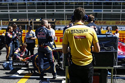 A Red Bull lemondott a Renault-ról és 88 millió dollárról 2016-ra