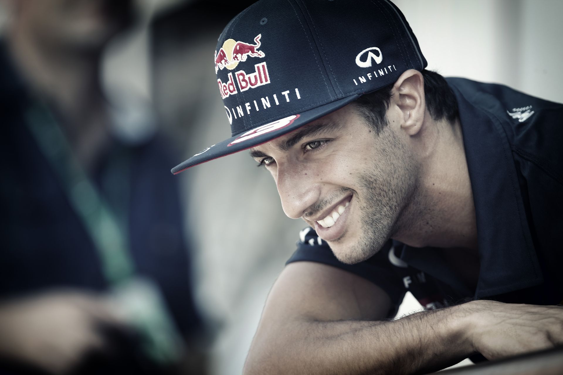 Ricciardo szerint necces, hogy a Red Bull újra bajnok legyen egy Ferrari motorral