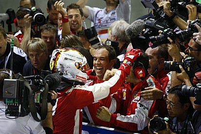 ÉLŐ F1-ES MŰSOR: Vettel lesz 2015 Forma-1 bajnoka? Button távozik? Hamilton összeomlik?
