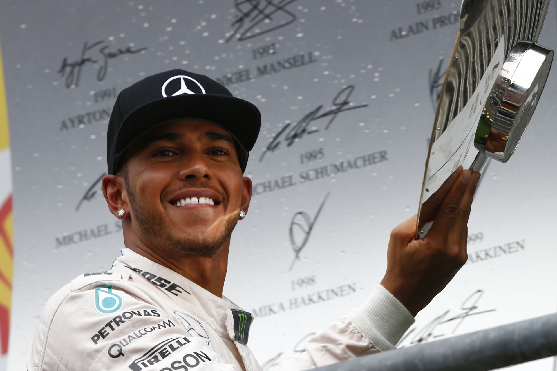 Hamilton: Amikor gyorsabb voltam Alonsonál, Ő mindig az autóban kereste a hibát...