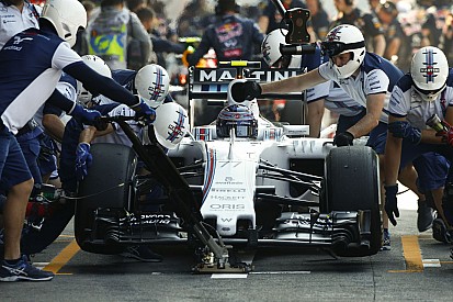A Williams maga sem érti, hogyan kerülhetett fel közepes abroncs Bottas jobb hátsójára