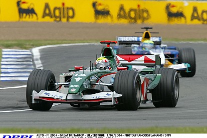Silverstone 2004: Webber csapatja neki az F1-es Jaguarral