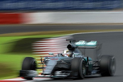 Brit Nagydíj 2015: Így nullázta le az abroncsait Hamilton az első szabadedzésen