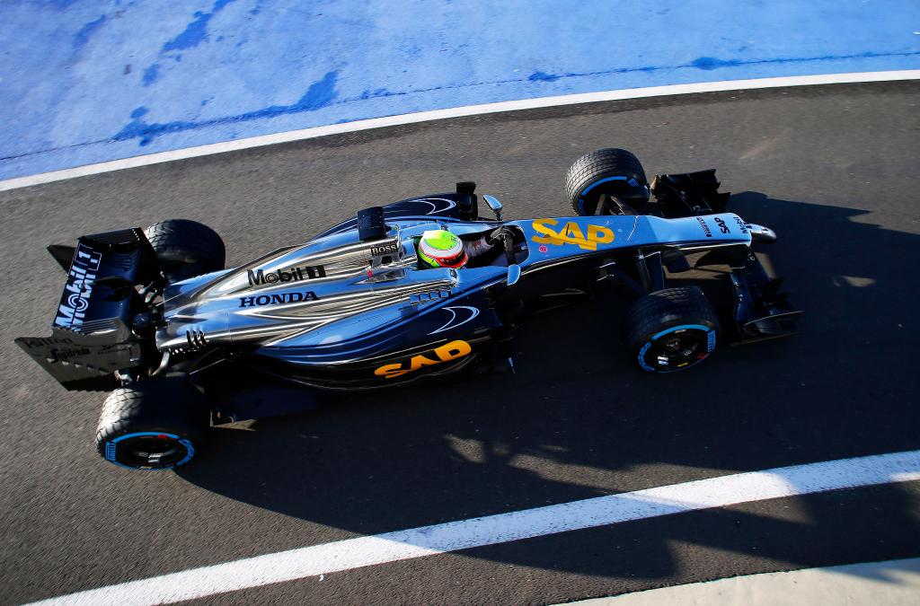 Megérkeztek az első képek a McLaren-Hondáról: Történelmi pillanatok