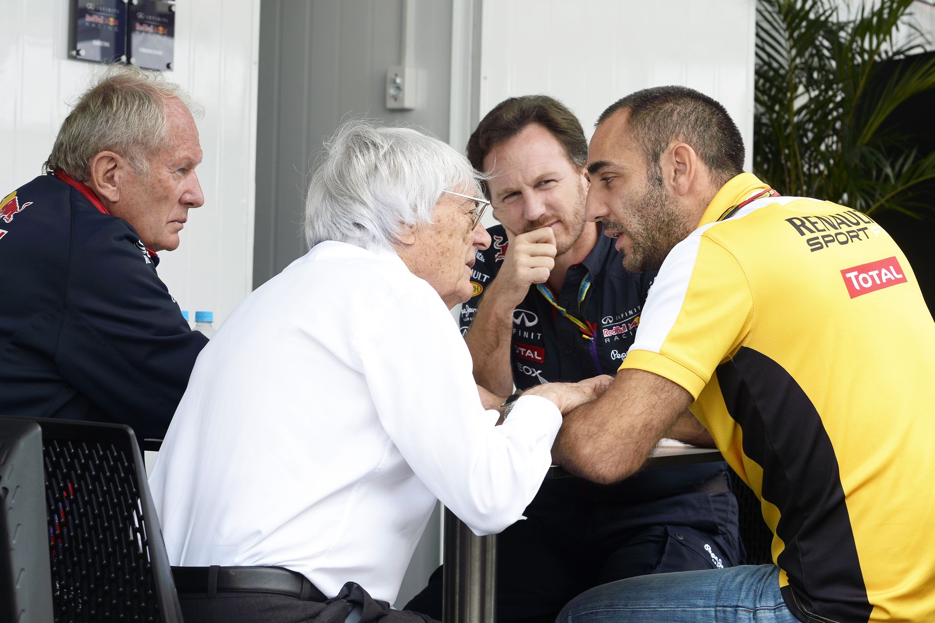 Ecclestone szerint néhány F1-es csapat azt sem tudja, hogy mit beszél! Egyre többen vannak a brit milliárdos ellen