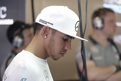 Kövesd élőben az évadzáró Abu Dhabi Nagydíjat: Percről percre, körről körre! Hamilton Vs. Rosberg (LIVE)