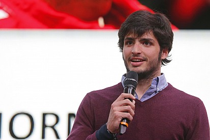 Hétfőn jelentik be a Verstappen-Sainz Jr. párost a Toro Rossónál: Újoncok a fedélzeten