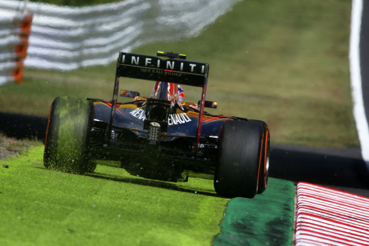 Ricciardo elismerte, hibázott, nem volt probléma - reméli, a harmadik hely meglehet a rajtrácson