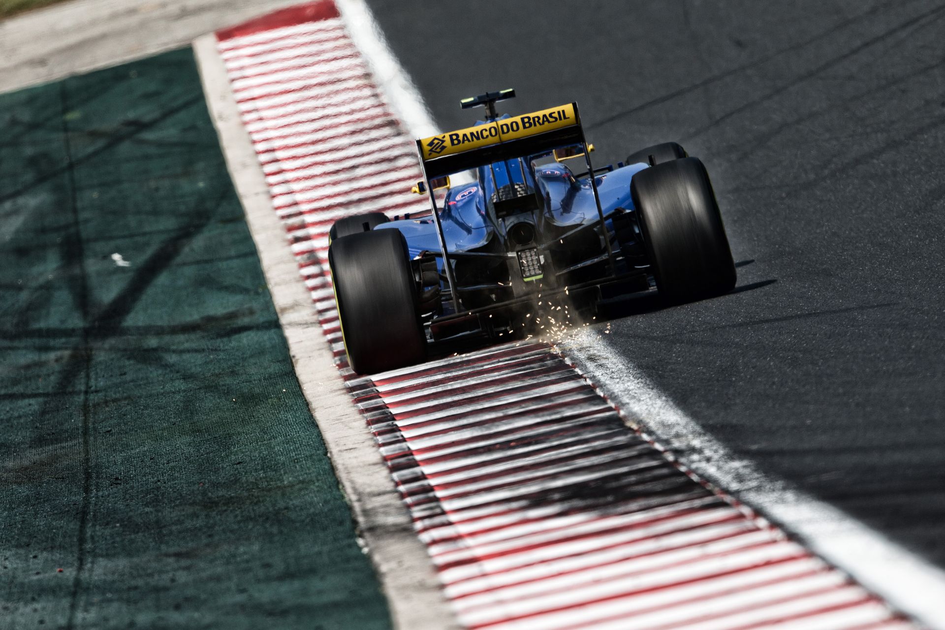 A Sauber versenyzőpárosa már nem is örül a 2016-os szerződéshosszabbításnak?