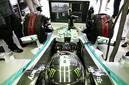 Rosberg sokat kapott Hamiltontól Szocsiban, de nem aggódik emiatt: Egy teljesen más Mercedesszel tesztelt