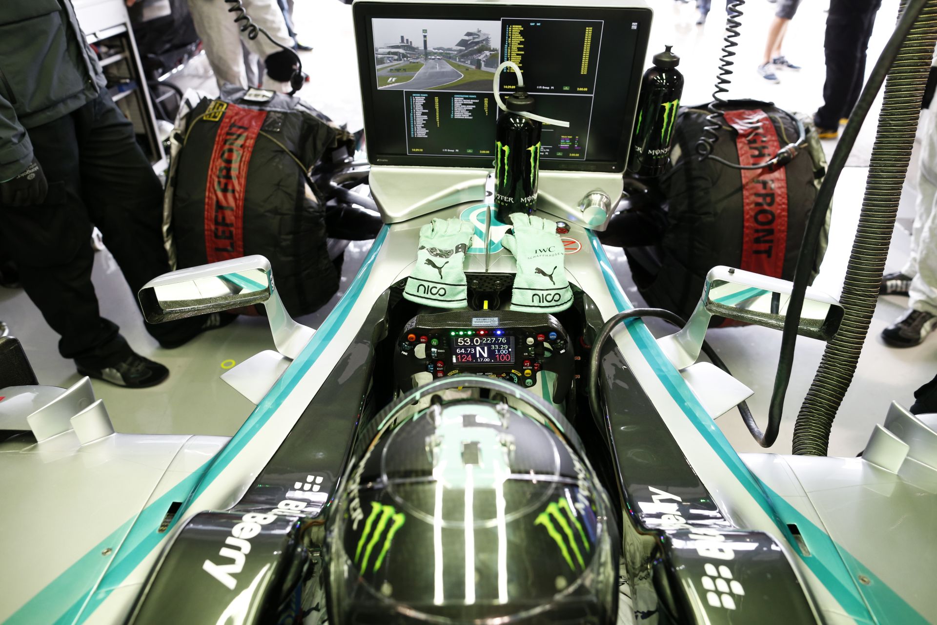 Rosberg sokat kapott Hamiltontól Szocsiban, de nem aggódik emiatt: Egy teljesen más Mercedesszel tesztelt