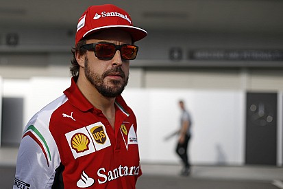 Alonso az F1-es karrierjével játszik, rövidesen döntenie kell