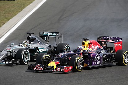 A Mercedes védelmébe vette Hamiltont - de azért Vettelre nagyon figyelniük kell!