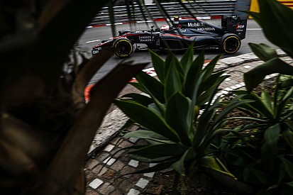 Jó irányba tartanak a Honda-motorral, újabb lépés a McLarennél