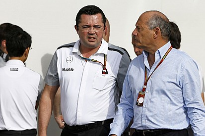 Az is benne van, hogy két nagy név lesz a McLarennél, és még Abu Dhabiban tesztelik a Hondát