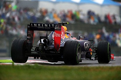 A Red Bull kész harmadik autót indítani jövőre a Forma-1-ben: Egyedi festés, teljes pontszerzés, junior versenyző