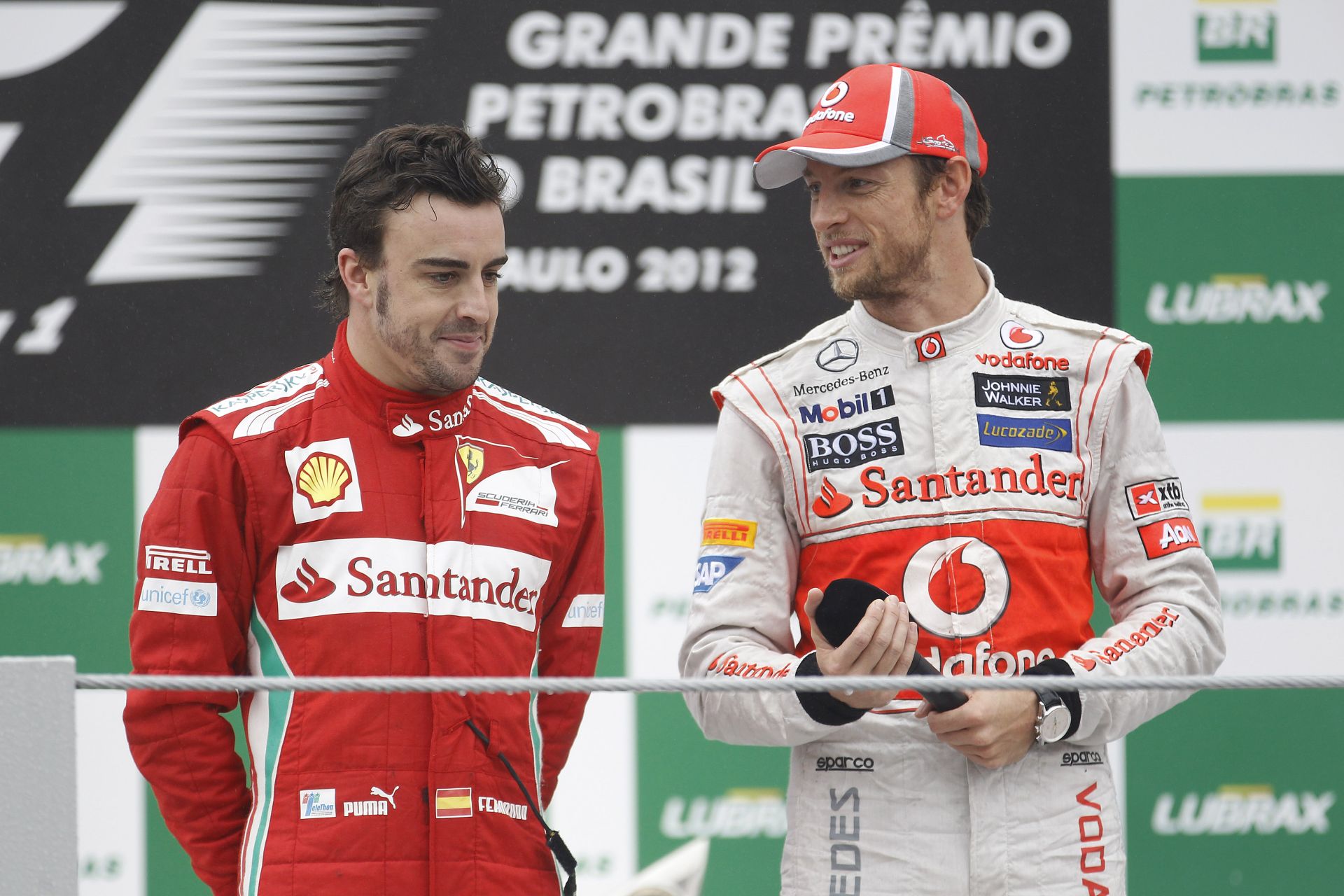 Button: Imádom azt, ahogy Alonso dolgozik és versenyez