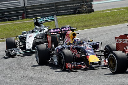 A Mercedesnél betelt a pohár: a Red Bull csak ne panaszkodjon!