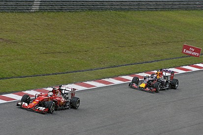 A Red Bull a Ferrarival nagy hibát követne el!
