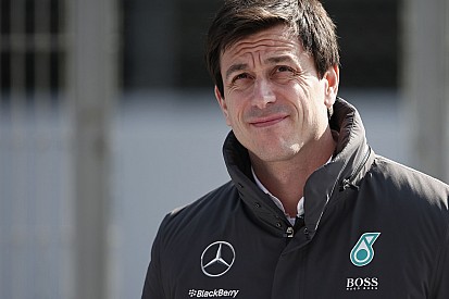 A Mercedes szerint tankolással együtt is 2-3 másodperces boxkiállás a cél a Forma-1-ben