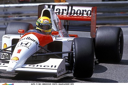 Ayrton Senna megmutatja, hogy kell Monacóban vezetni: Eszméletlen!