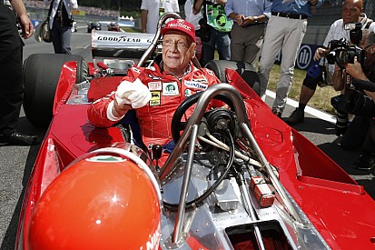 Lauda: Alonso évek óta csak szenved a Ferrarival, de legalább jól megfizetik