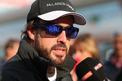 Alonso tudja, hamarosan büntetés lehet belőle: váratlan fejlődés Sanghajban