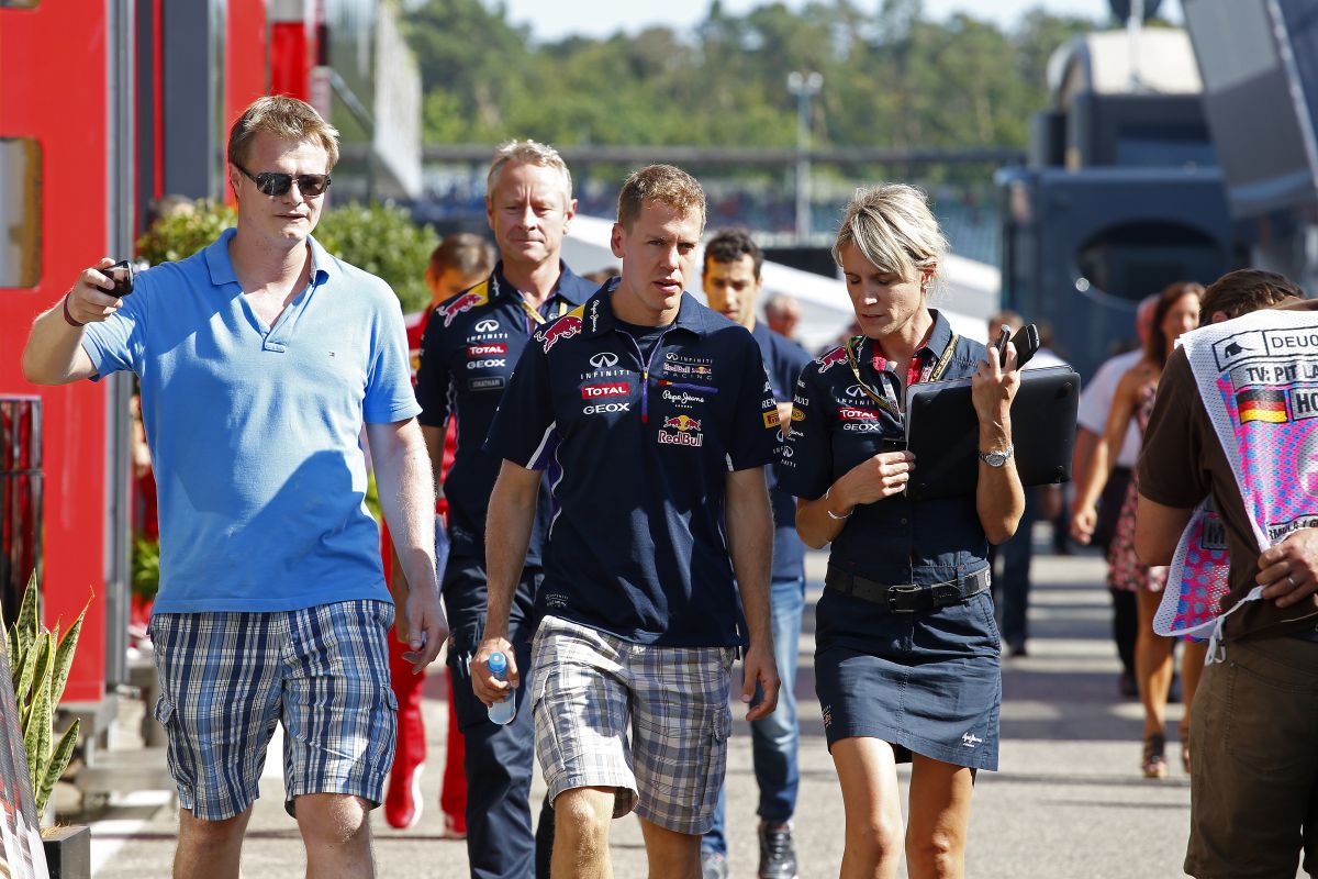 A McLaren-Honda arcátlanul nagy ajánlatot tett Vettelnek - középszintű versenyző lenne?!