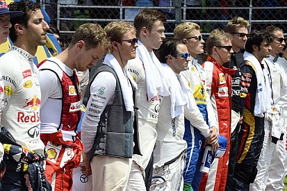 Raikkonen újabb ceremóniát késett le, a nézők jót nevettek rajta