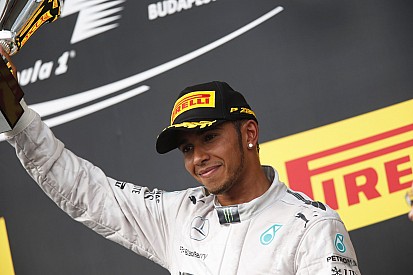 Hamilton: Most a bajnoki cím a tét, így az elengedés már nem fér bele